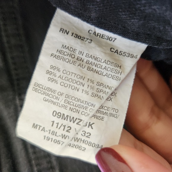 Wrangler Bootcut‎ womens black denim size 11/12 x 32 - Picture 7 of 7